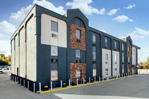 Gallus Stadium Park Inn, Ascend Hotel Collection image 1